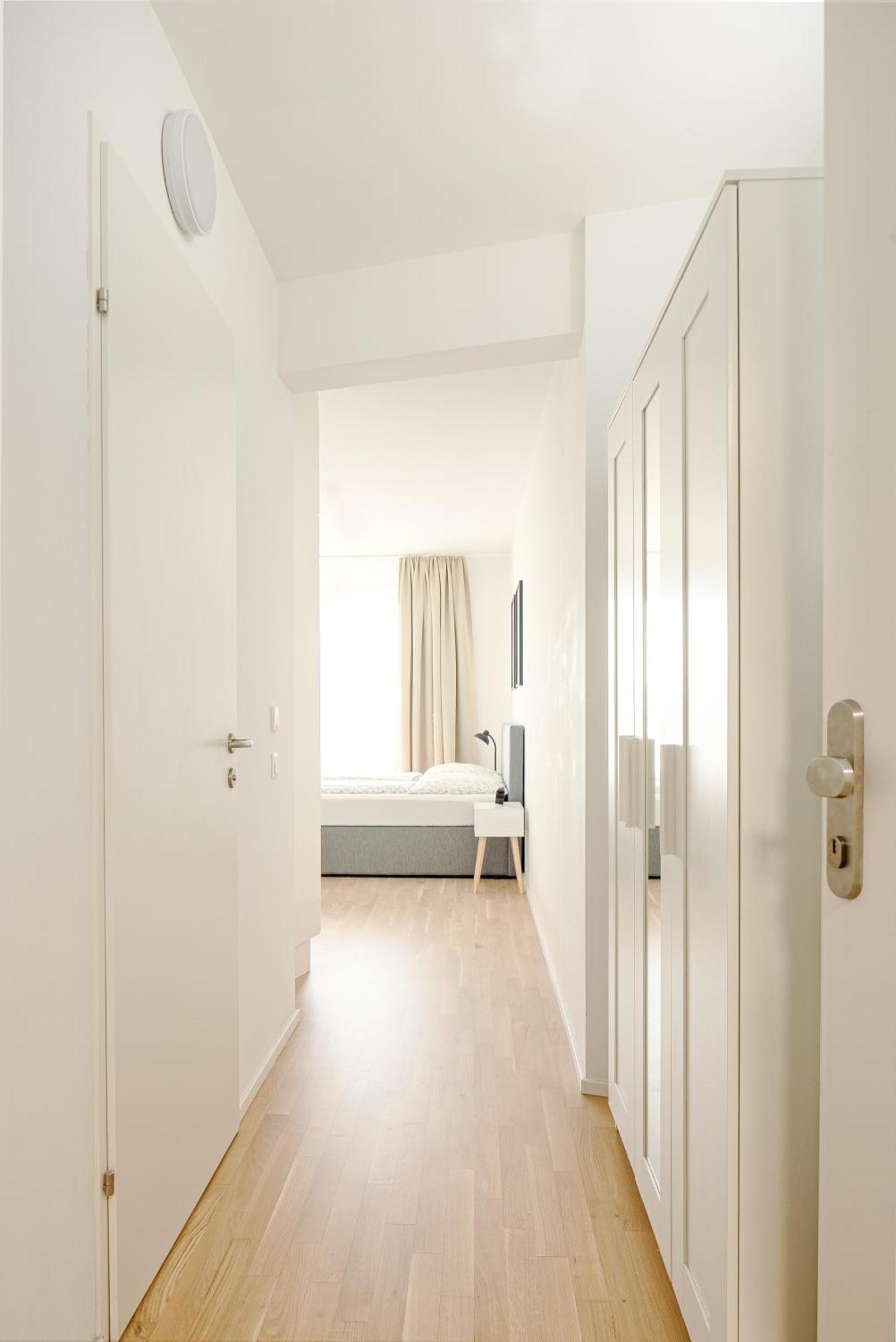 Whats-App Self-Check-In - Paerchen Wohnung Am Hauptbahnhof Wina Ruang foto